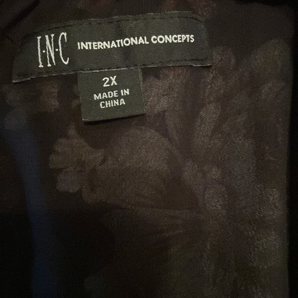 2x NWT INC beautiful black floral blouse with sheer ballon sleeves - Picture 6 of 9